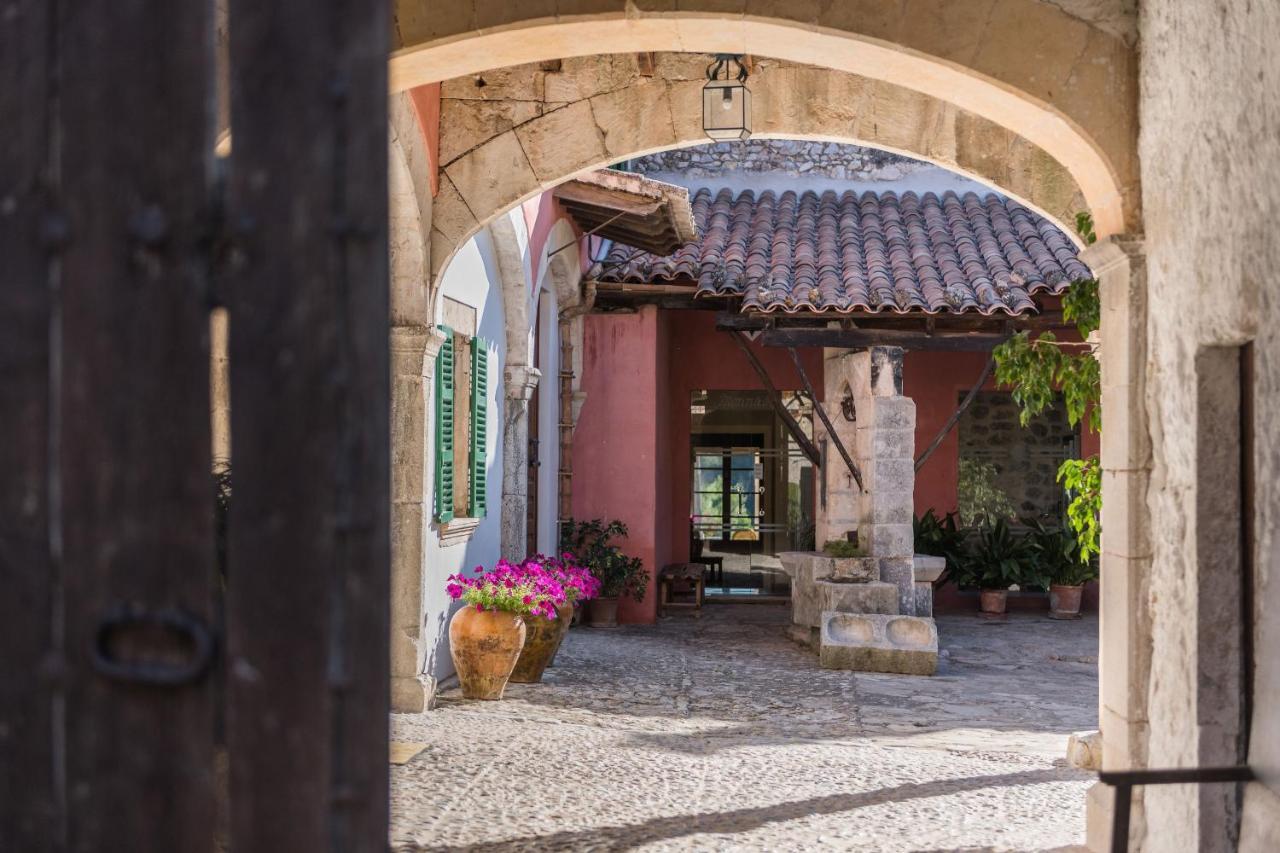 Monnaber Vell Hotell Campanet